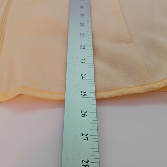 Women DUCK HEAD Yellow Fleece Vest  Size Large zip pockets Crew Neck - Picture 6 of 9